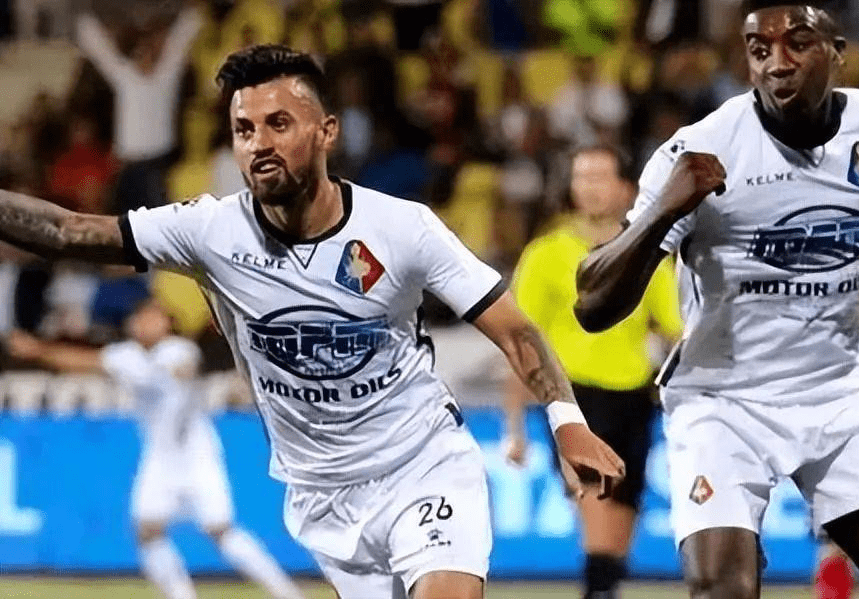 他以约70 他以约70